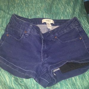 Dark-Wash short jean shorts
